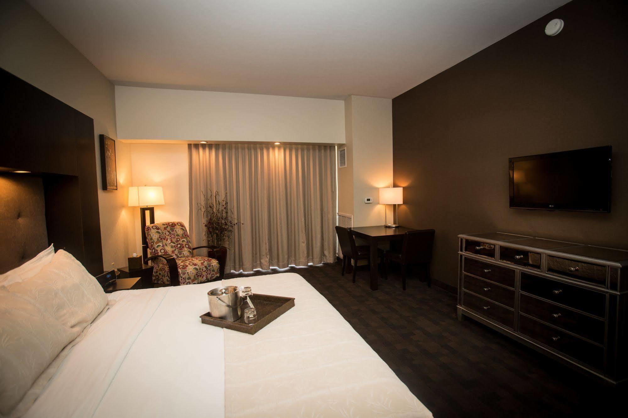 Fun City Resort Hotel Берлингтон Экстерьер фото